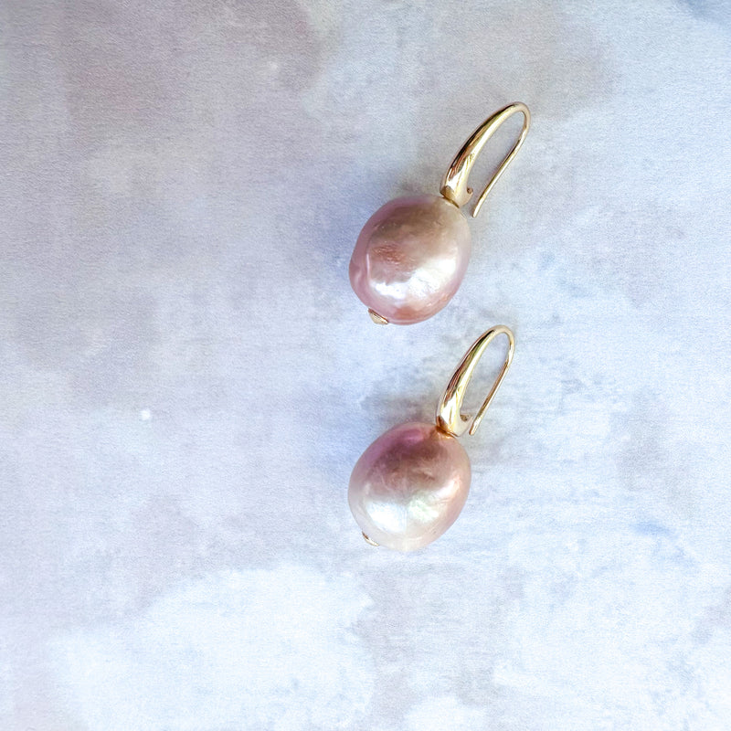 Mauve Edison Pearl Drop Earring